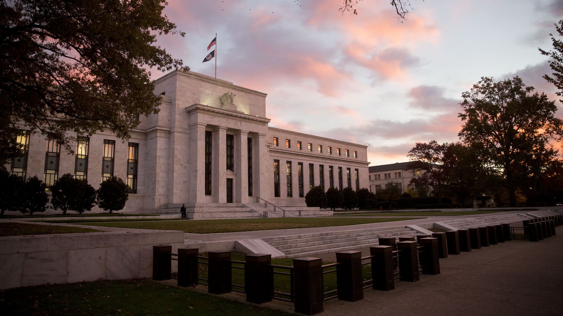 How Federal Reserve interest rate cuts affect the global economy