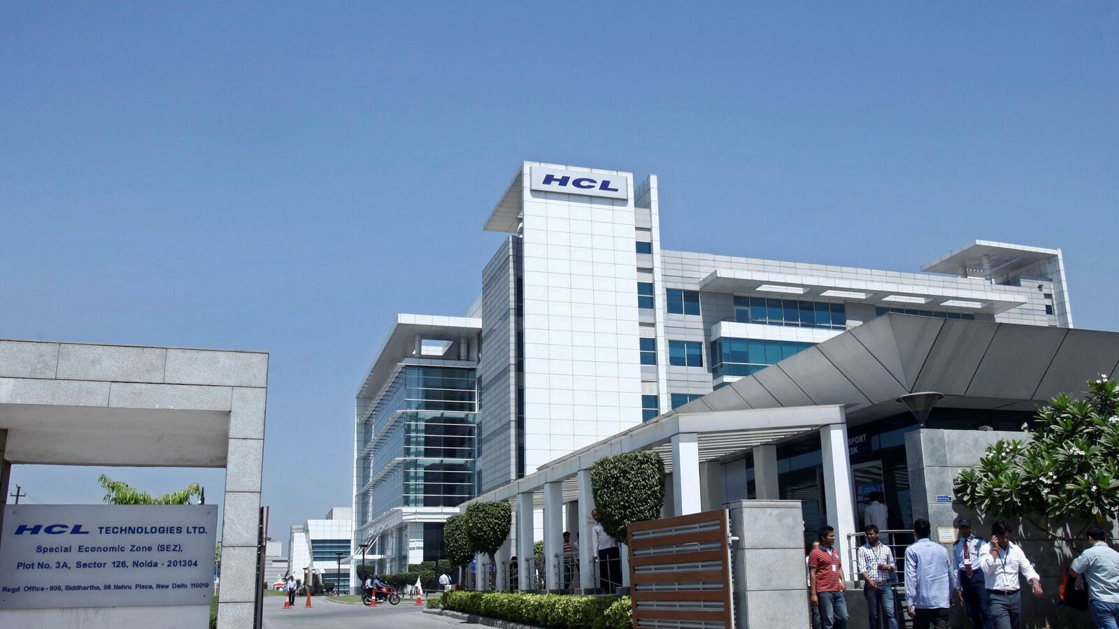 HCL Tech shares fall after Kotak downgrades stock to ‘reduce’