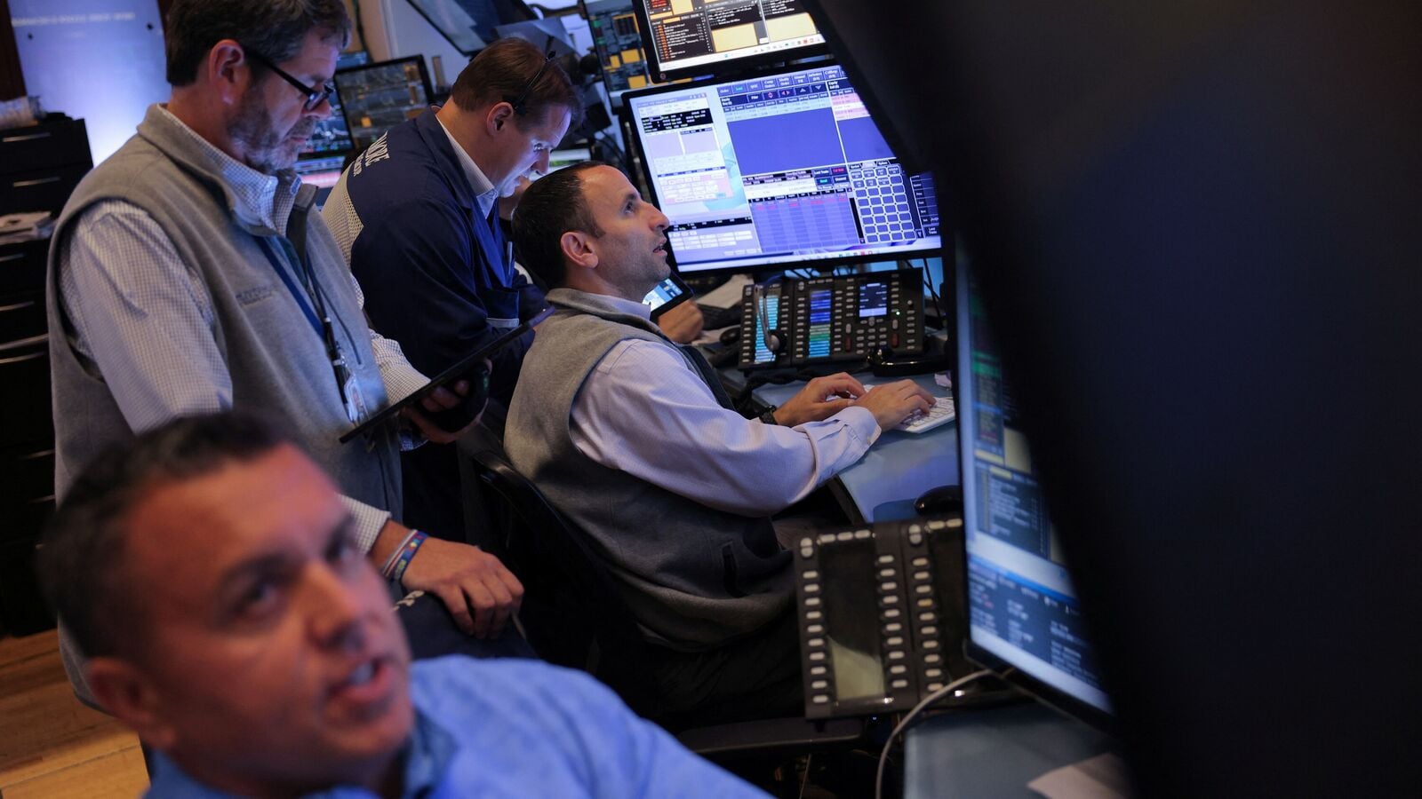 Wall Street today: US stocks jump after Fed rate cut, Nasdaq & Dow Jones surge over 400 points